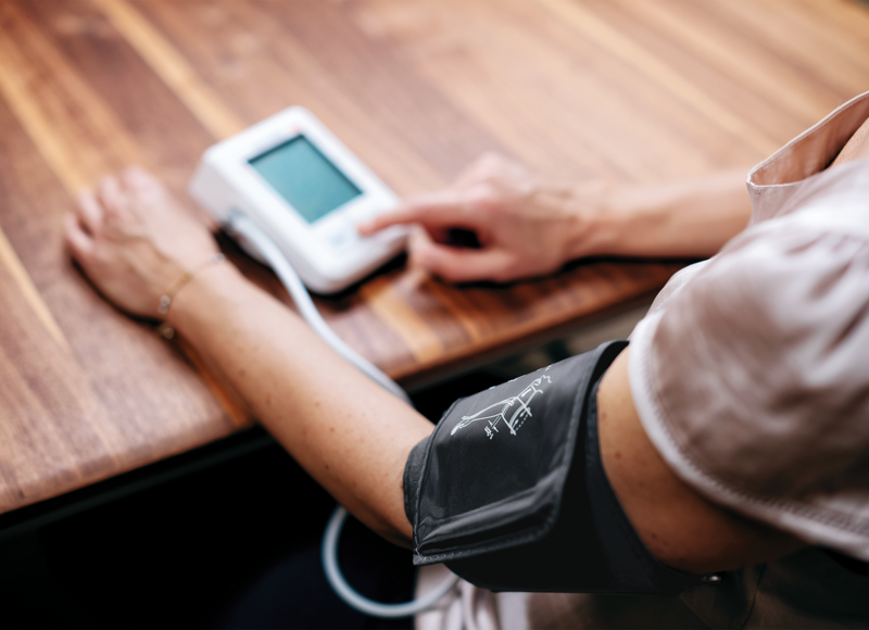 InUse_BP B3 AFIB_woman-measurement-detail